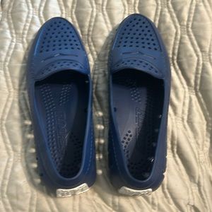 Women’s floafers size 9 posh driver blue